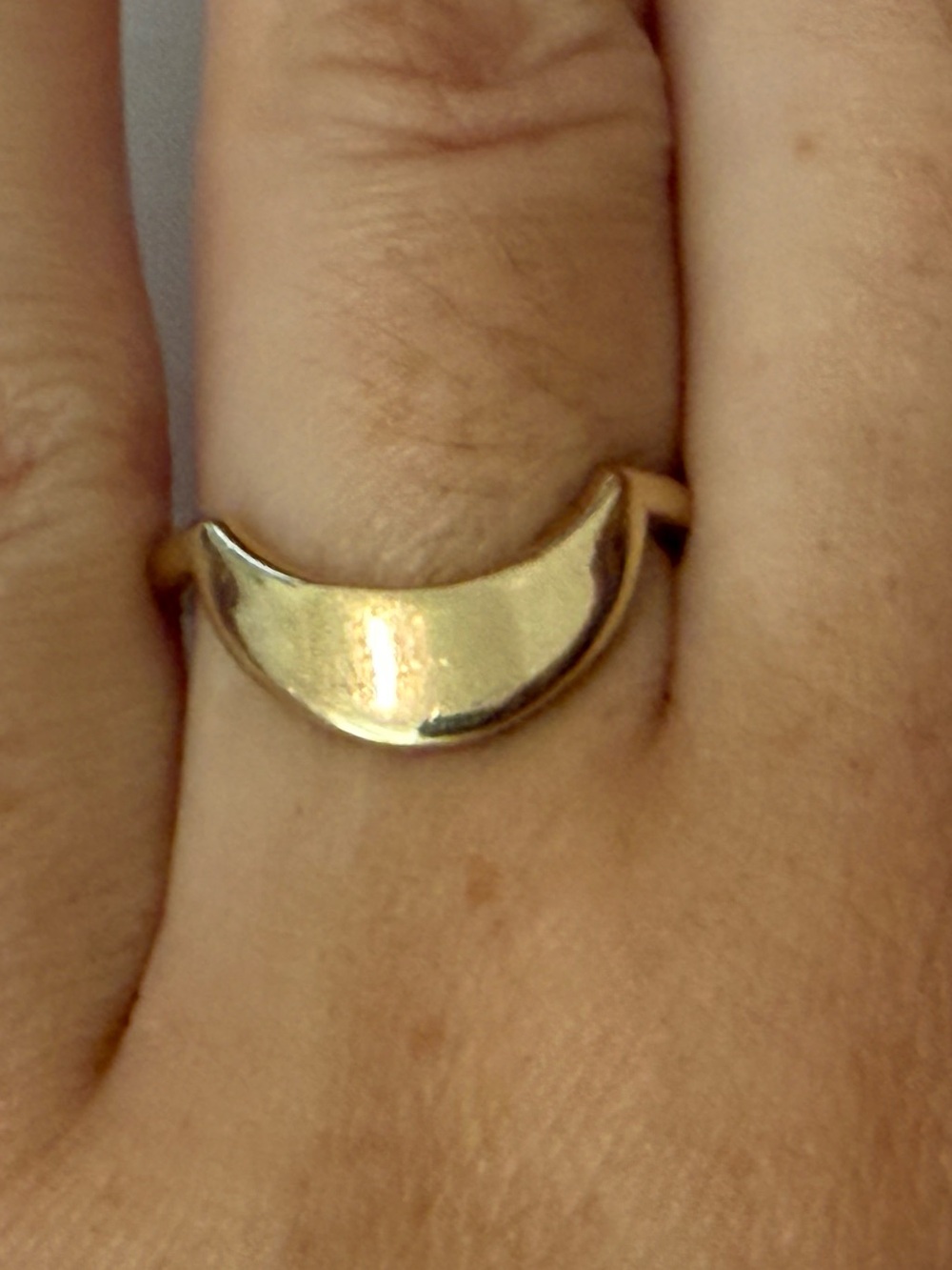 Marrow Everyday Crescendo Band | 14K Solid Yellow Gold Wedding Band | Size 5.5